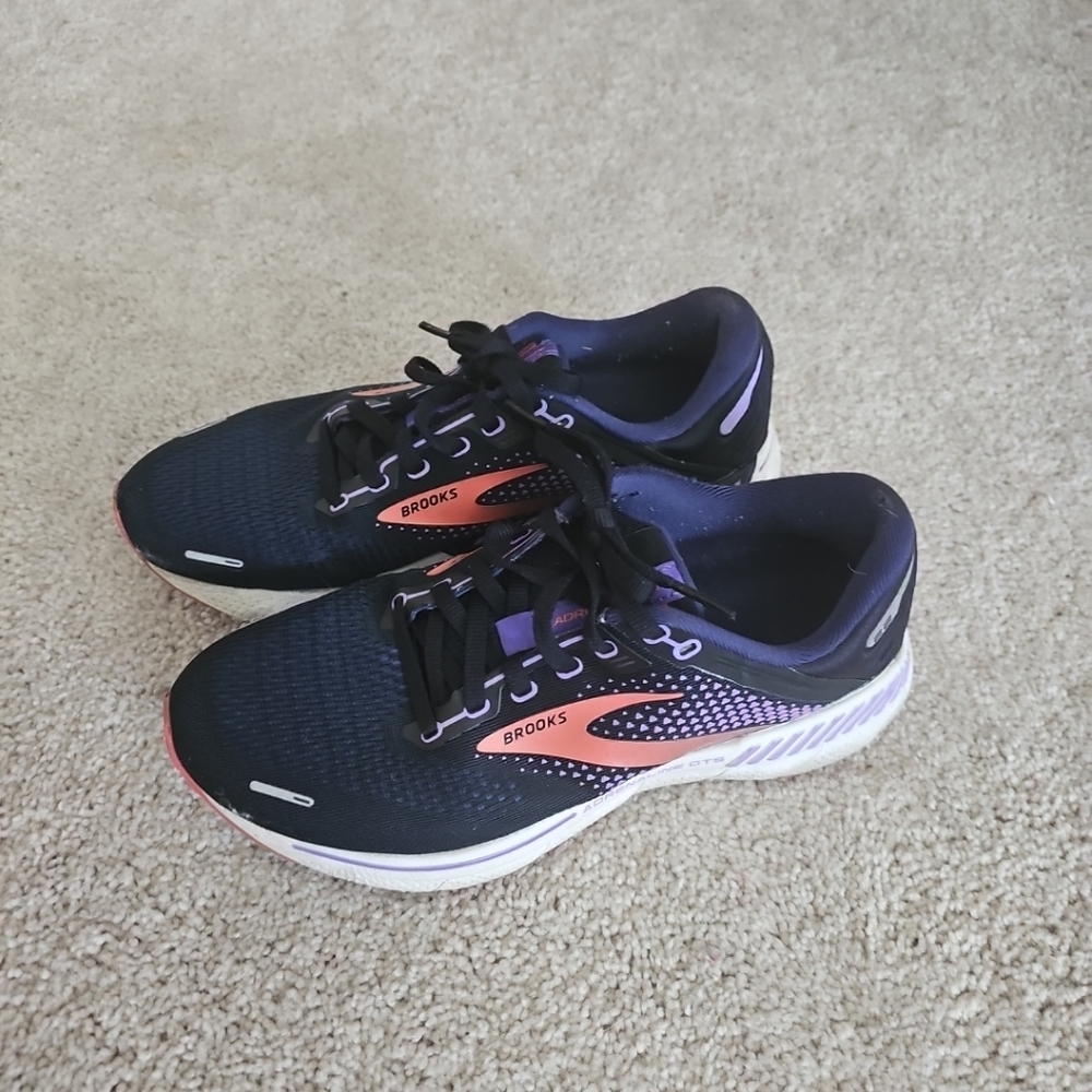 Size 8W - Brooks Adrenaline GTS 22 Multicolor Women's Size 8 US Wide